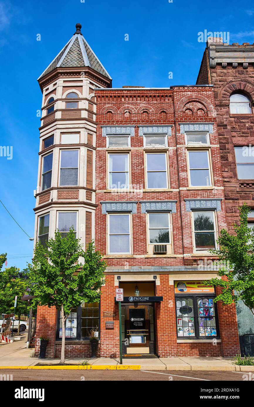 ProCore Health Brokers brick building in Public Square in Mount Vernon