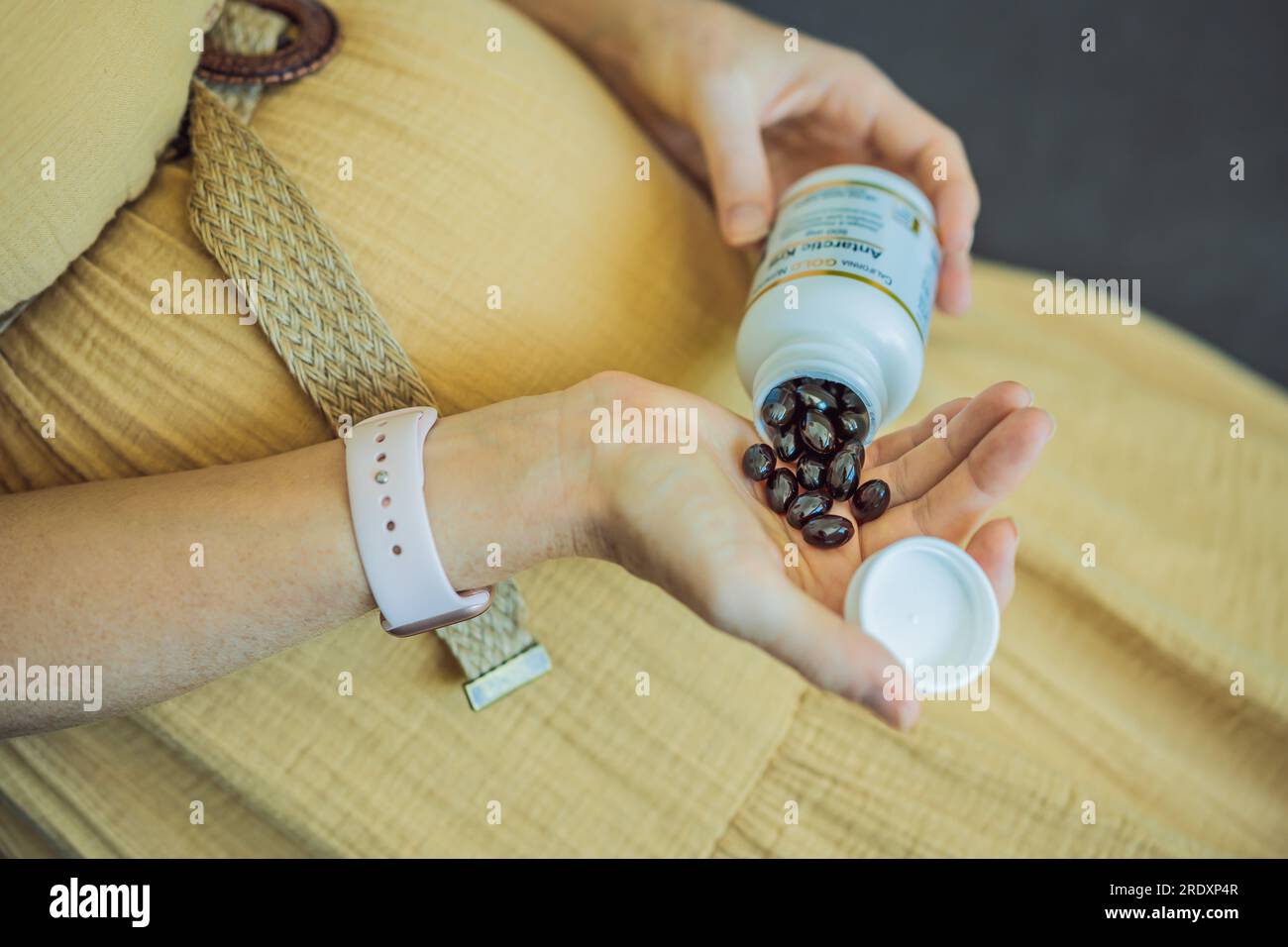 12.16.22, USA, Miami A pregnant woman received an iherb package