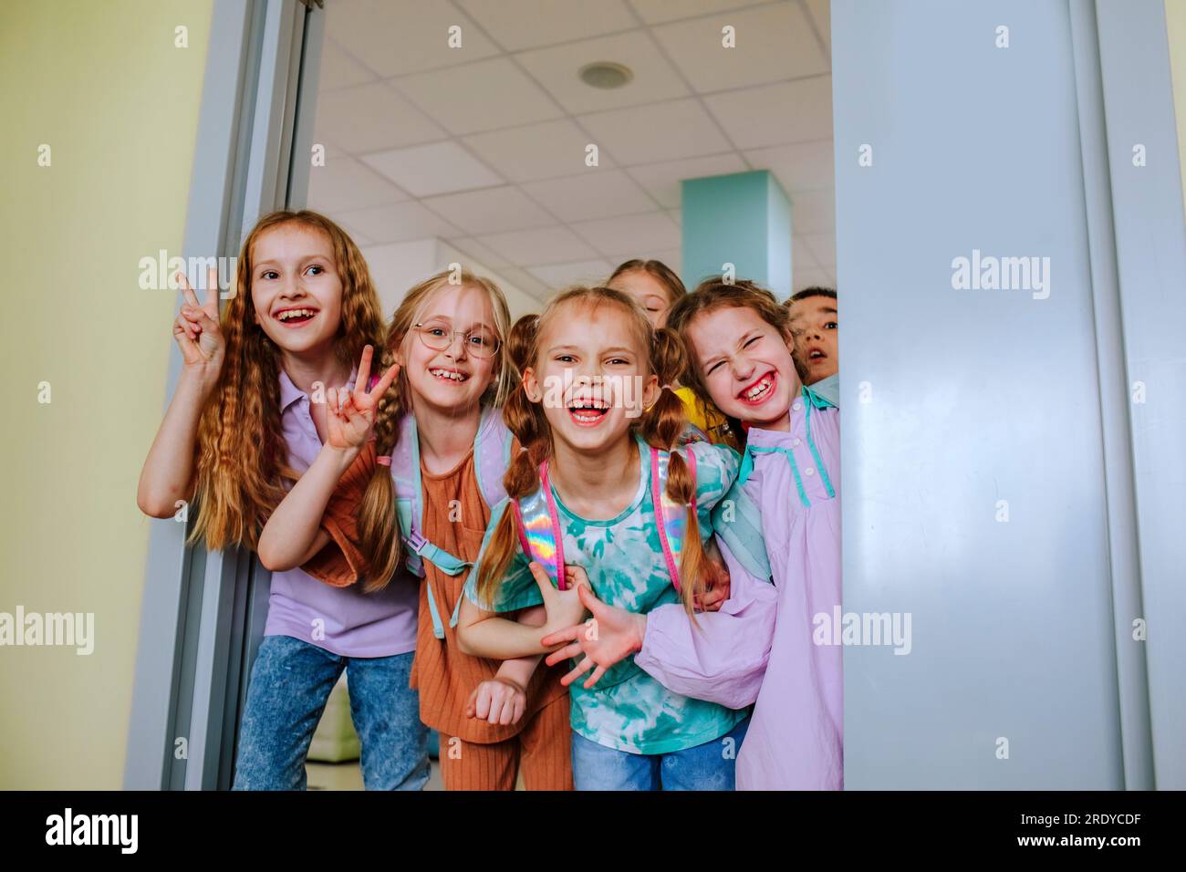 Happy school children hi-res stock photography and images - Alamy