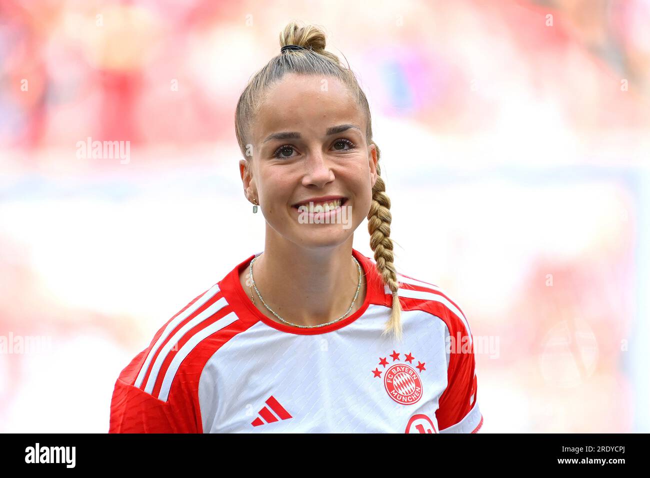 Giulia Gwinn Portrait Hi res Stock Photography And Images Alamy