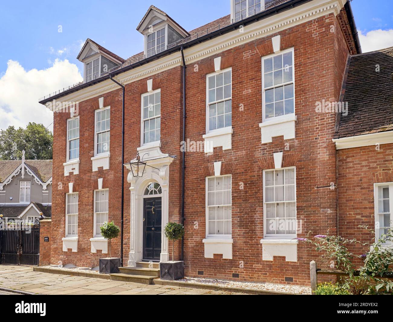 18th century town house hi-res stock photography and images - Alamy