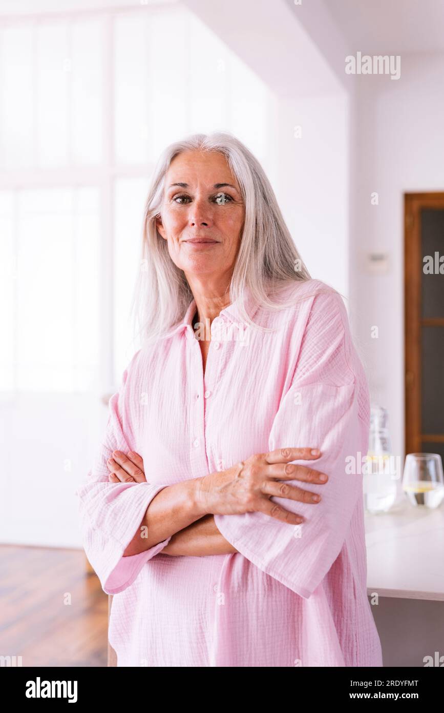 Woman arms up confident hi-res stock photography and images - Alamy