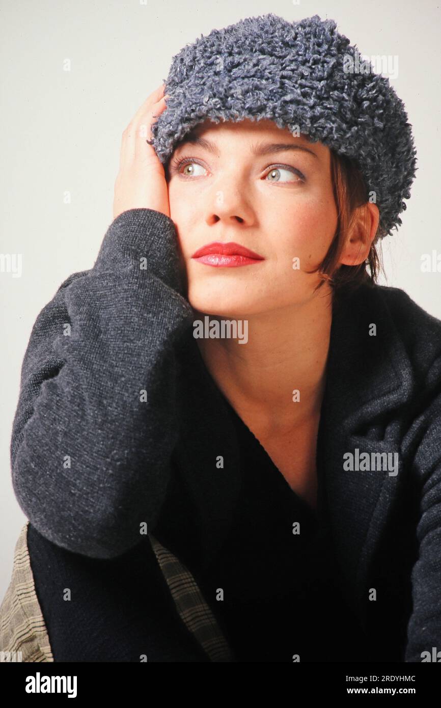 claudia-schmutzler-deutsche-schauspielerin-fotografiert-in-einem