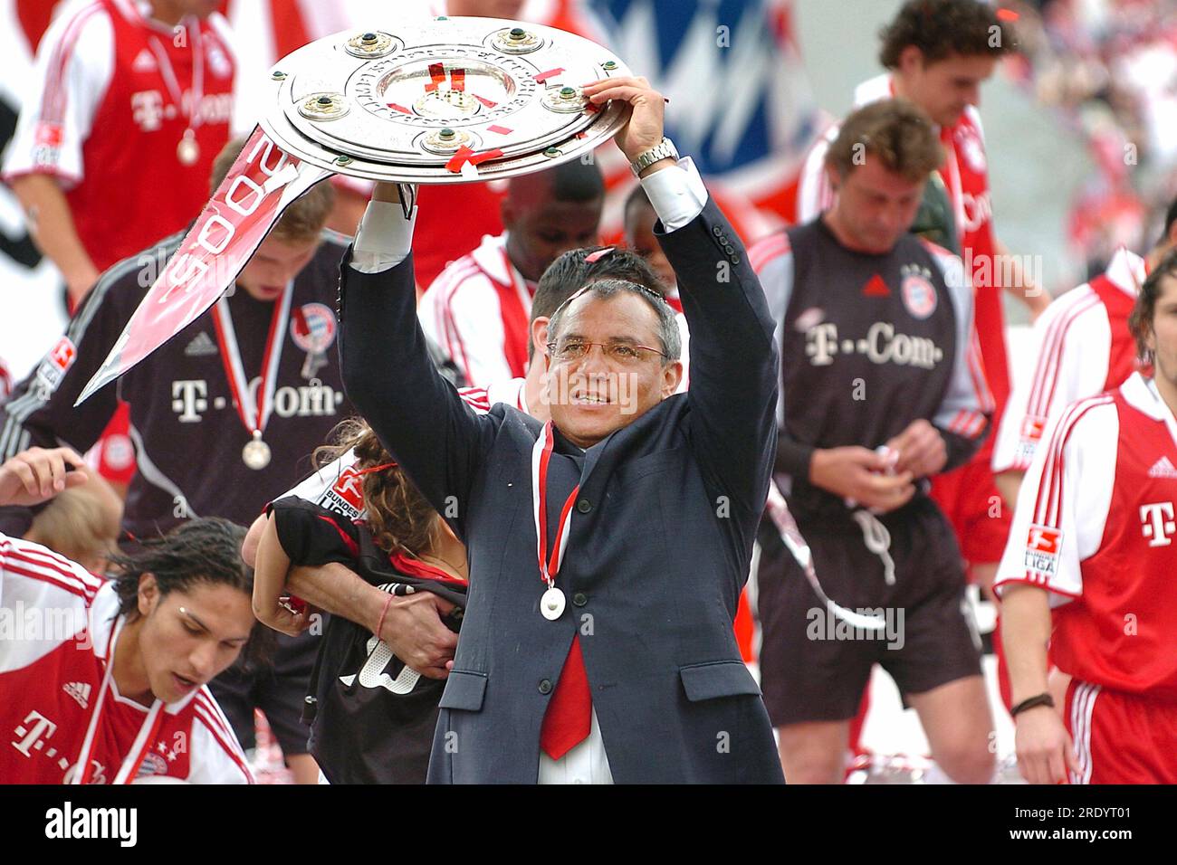 ARCHIVE PHOTO: Felix MAGATH turns 70 on July 28, 2023, FC Bayern Munich-1.FC Nuremberg 6-3 coach Felix MAGATH with championship trophy . FC Bayern German champion football, league 1, season 0405, matchday33, 05/14/2005? Stock Photo