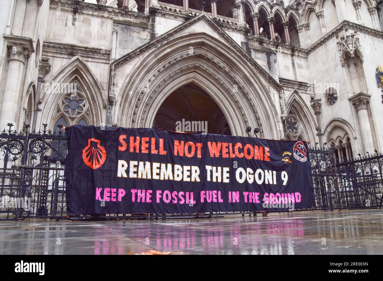 Ogoni oil spill hi-res stock photography and images - Alamy