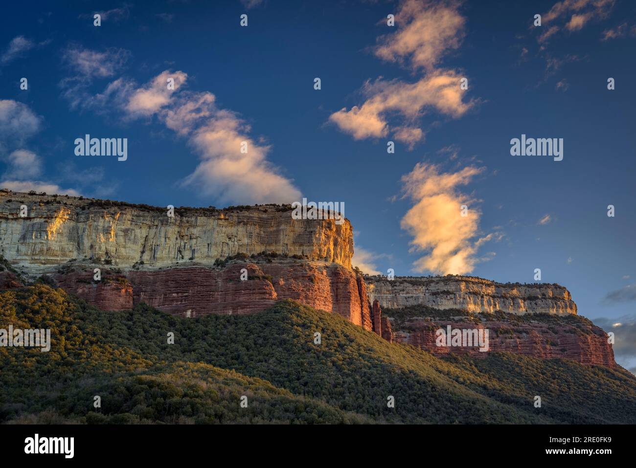 Tavertet cliffs, in the Collsacabra, seen from the Sau reservoir at dawn (Osona, Barcelona, Catalonia, Spain) ESP: Acantilados de Tavertet, Cataluña Stock Photo