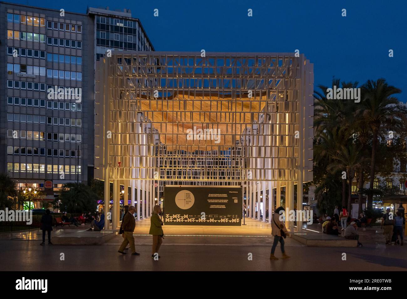 Agora Valencia, ist ein nachhaltiger Pavillon auf dem Rathausplatz, der anlŠsslich der AktivitŠten zu ãValencia Welthauptstadt des DesignsÒ aufgebaut Stock Photo