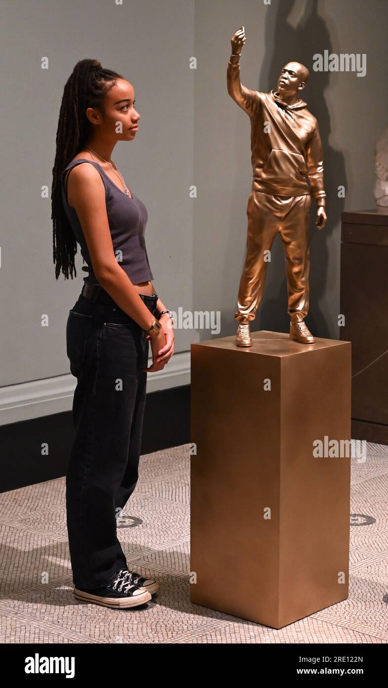 This new free display will see these ideas in dialogue with objects ...