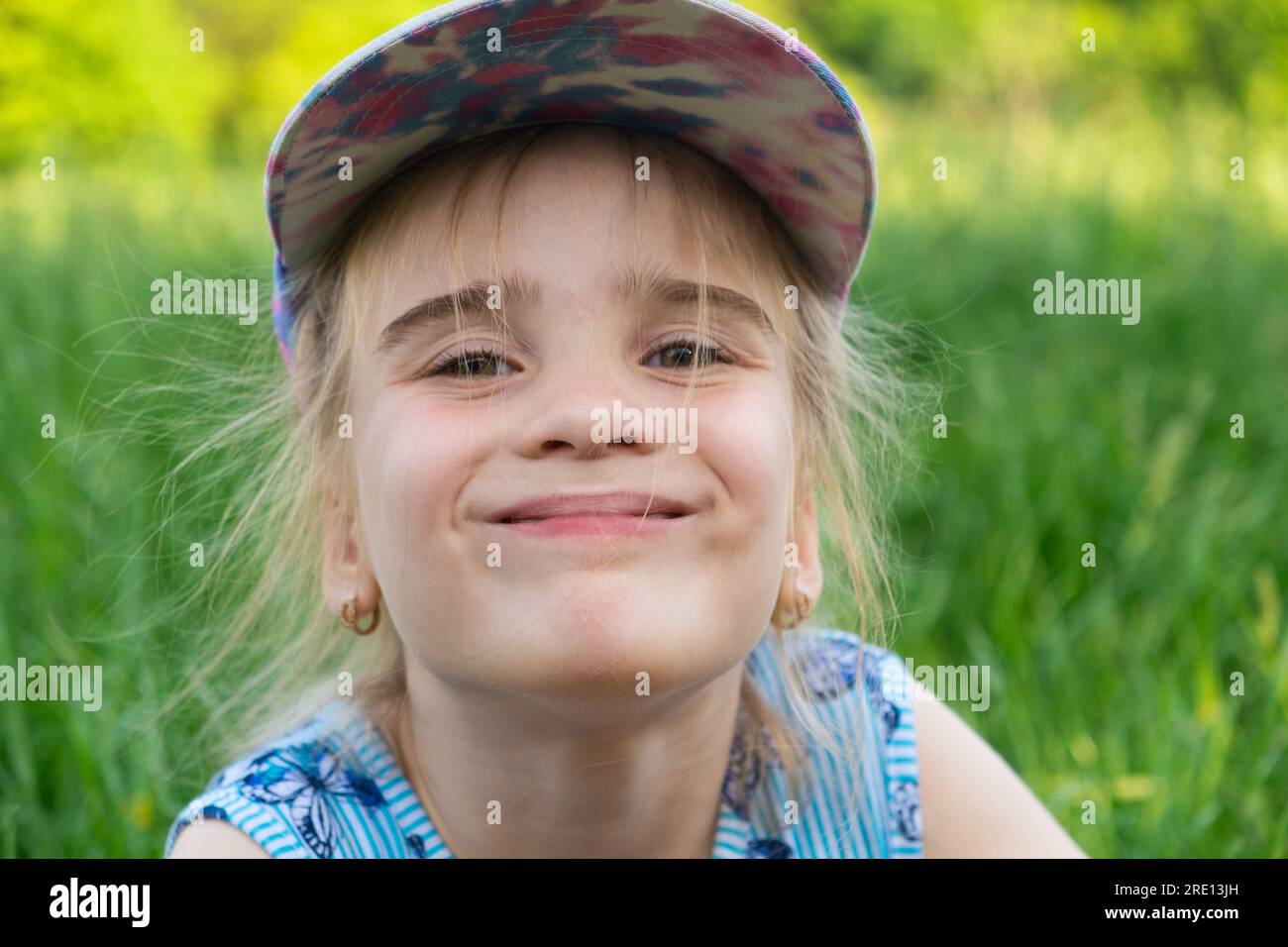 Eight year old blonde girl hi-res stock photography and images - Alamy