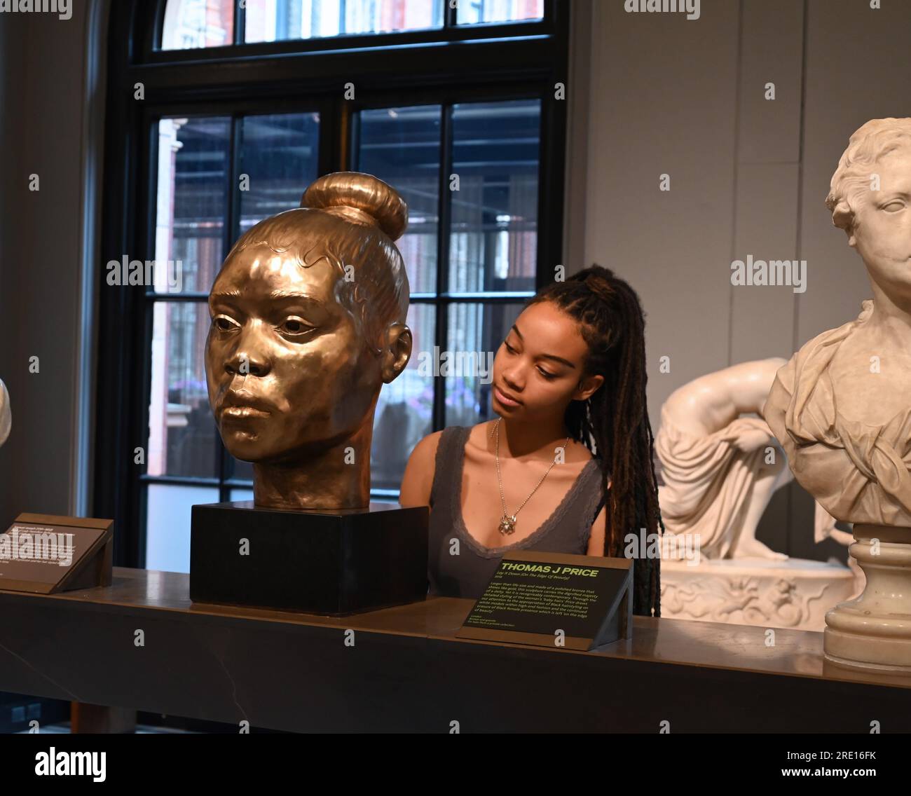 This new free display will see these ideas in dialogue with objects ...