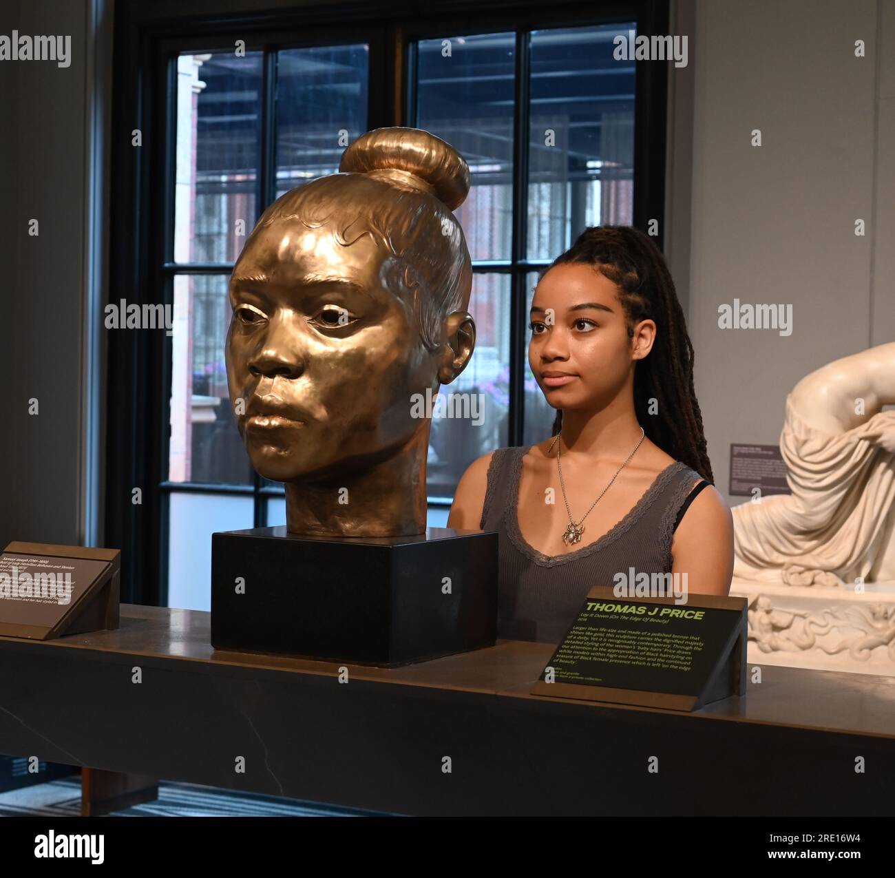 This new free display will see these ideas in dialogue with objects ...