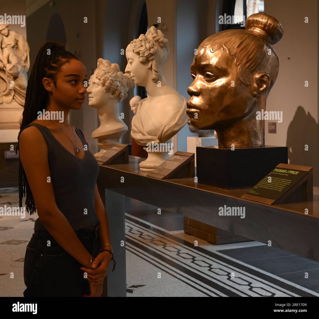 This new free display will see these ideas in dialogue with objects ...