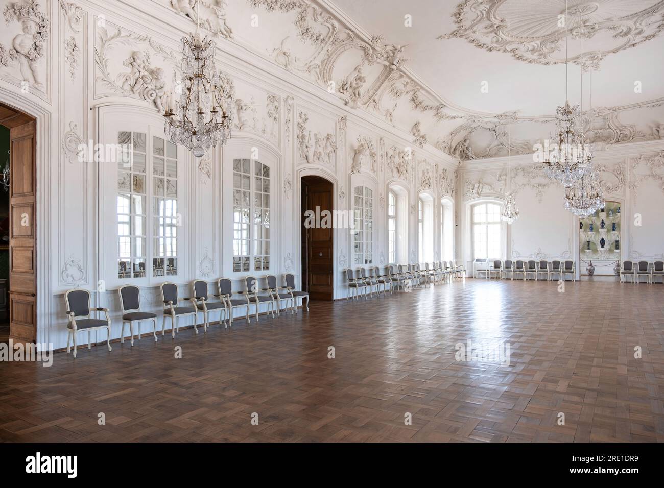 Palace of white hall hi-res stock photography and images - Alamy