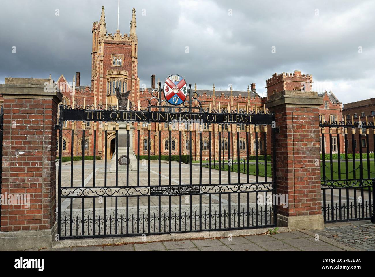 Entrance gates of Queens University in Belfast Stock Photo