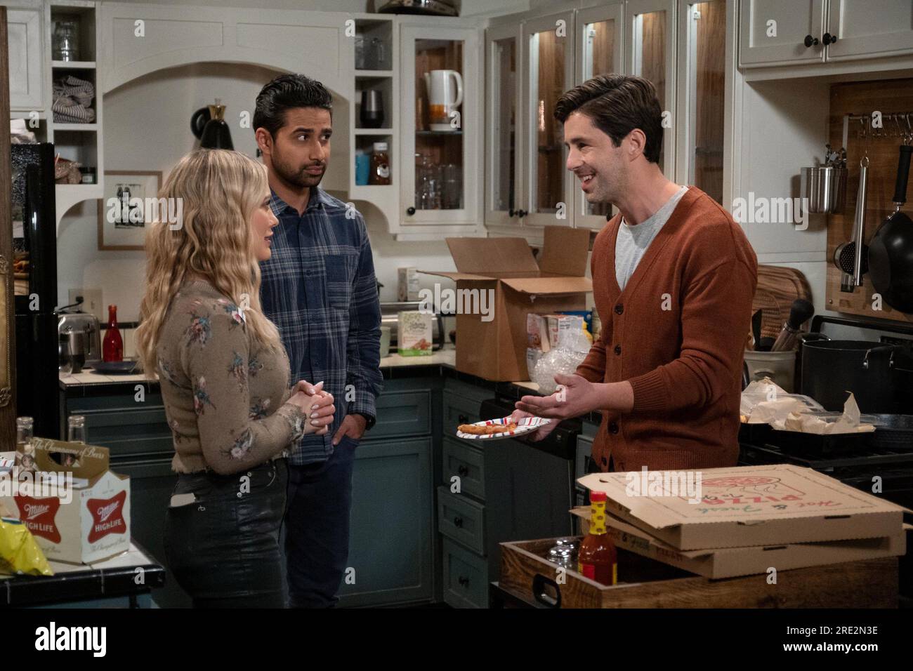 HOW I MET YOUR FATHER, from left Hilary Duff, Suraj Sharma, Josh Peck