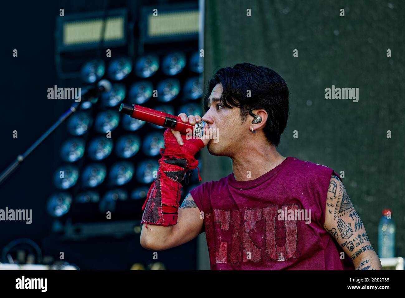 One ok rock band hi-res stock photography and images - Alamy