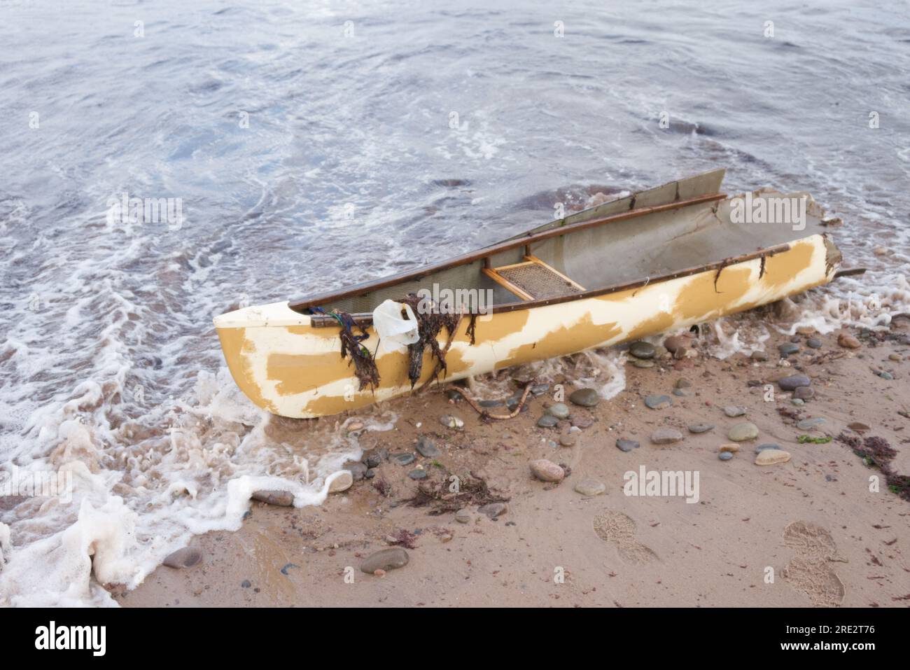 Broken canoe hi-res stock photography and images - Alamy