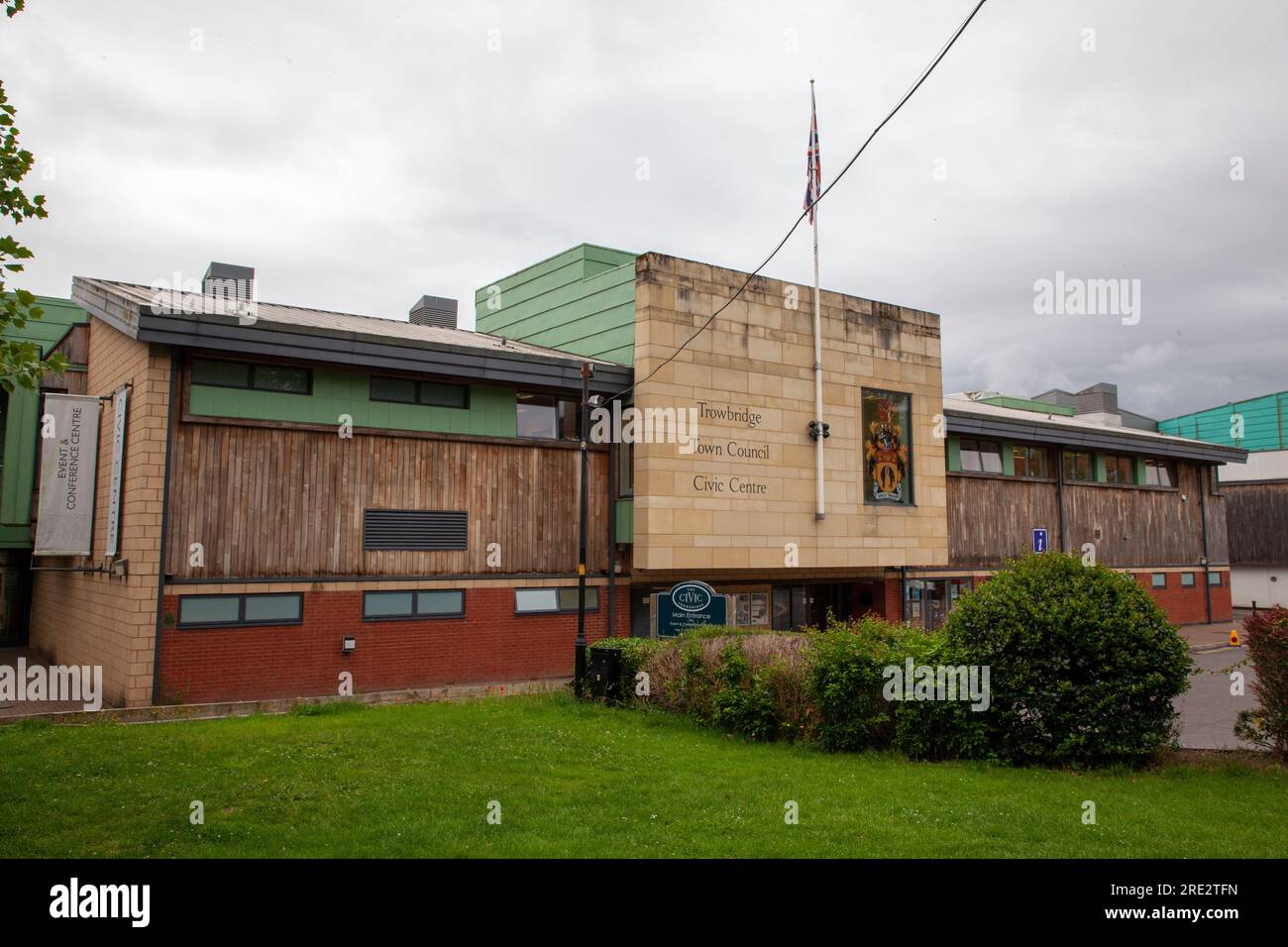 The Civic Centre In Trowbridge Whiltshire Stock Photo Alamy the-civic-centre-in-trowbridge-whiltshire-stock-photo-alamy