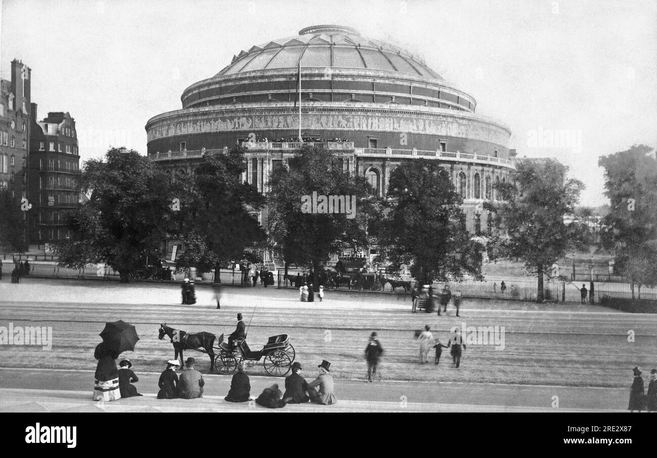 Royal albert hall uk Black and White Stock Photos & Images - Alamy