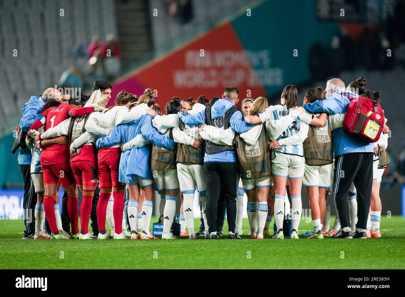Auckland, New Zealand. 24th July, 2023. Auckland, New Zealand, July 24th 2023: Players of Argentina looks dejected and disappointed in a team huddle during the FIFA Womens World Cup 2023 Group G football match between Italy and Argentina at Eden Park in Auckland, New Zealand. (Daniela Porcelli/SPP) Credit: SPP Sport Press Photo. /Alamy Live News Stock Photo