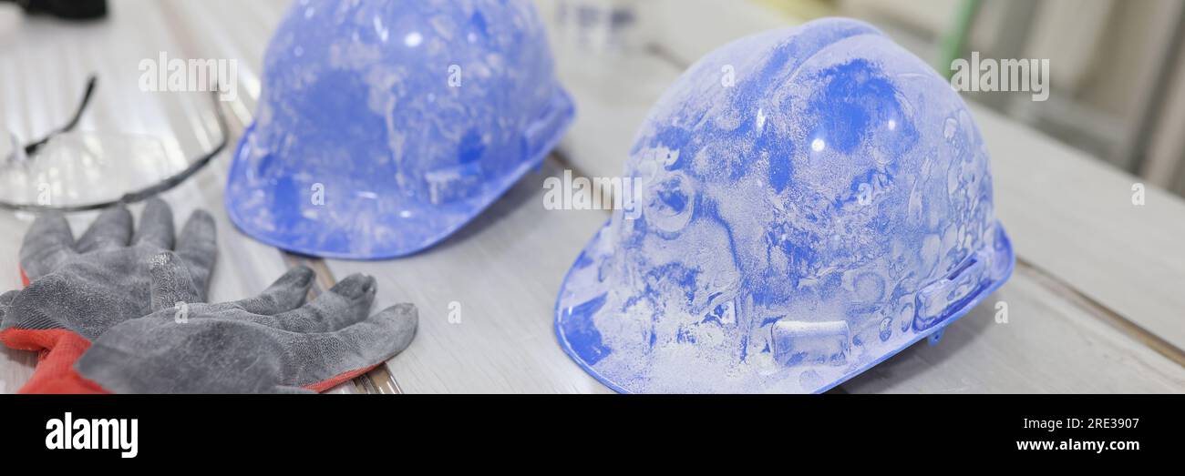 Blue helmets hi-res stock photography and images - Alamy