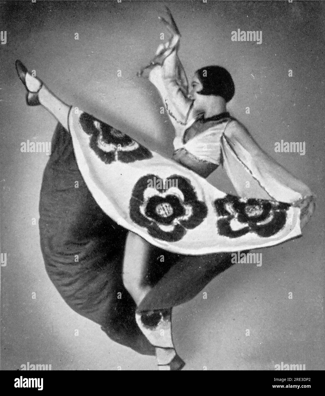 Wellin, Ines, German dancer, circa 1930, cigarette card, scrapbook 'Der kuenstlerische Tanz', ADDITIONAL-RIGHTS-CLEARANCE-INFO-NOT-AVAILABLE Stock Photo