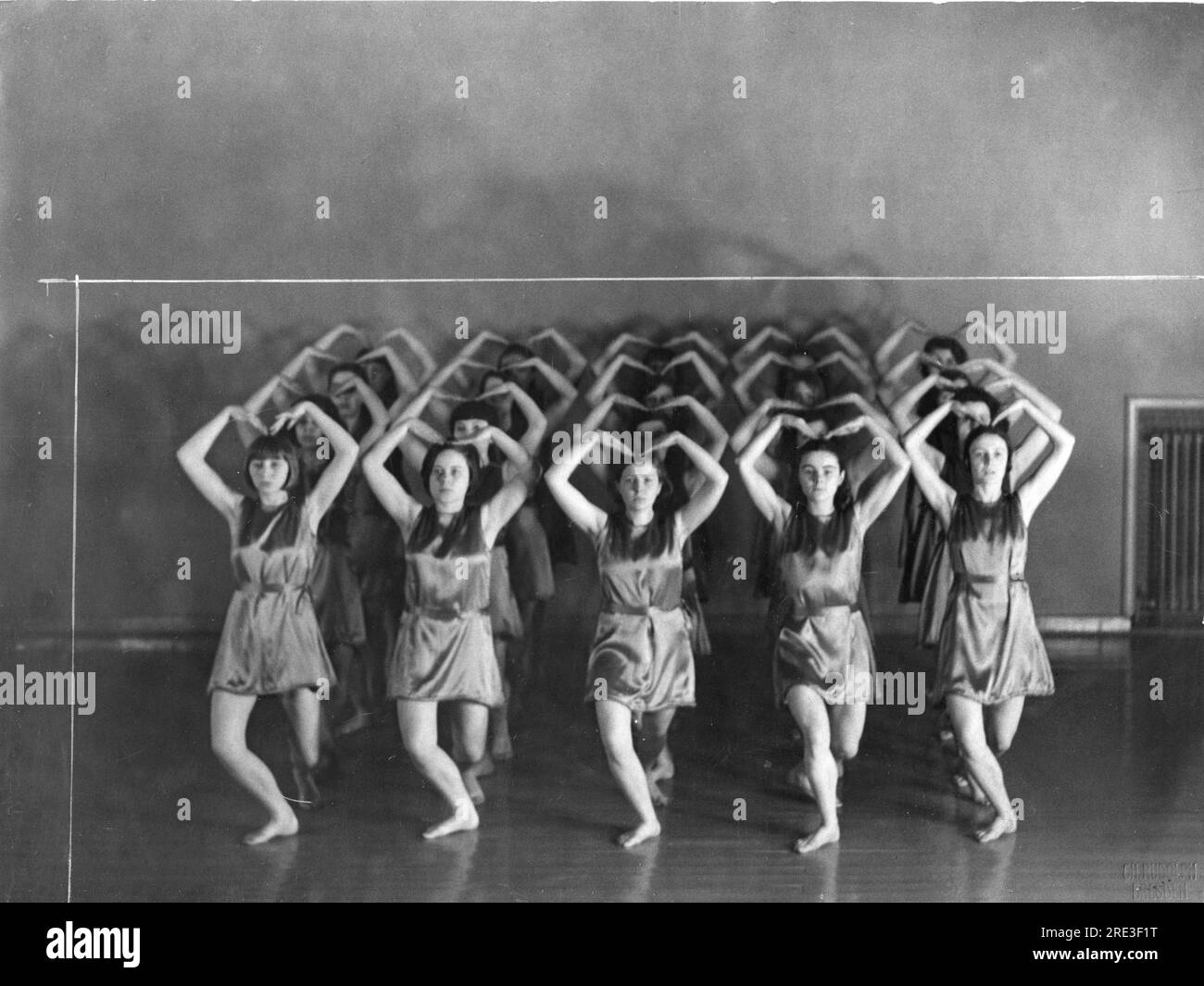 dance, dancing school, group of young women are dancing the study The Block, Mary Wigman school, ADDITIONAL-RIGHTS-CLEARANCE-INFO-NOT-AVAILABLE Stock Photo