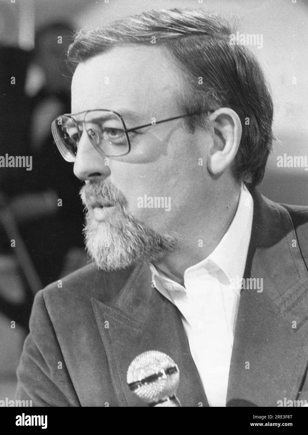 Whittaker, Roger, * 22.3.1936, British singer, during a performance, Germany, circa 1980, ADDITIONAL-RIGHTS-CLEARANCE-INFO-NOT-AVAILABLE Stock Photo
