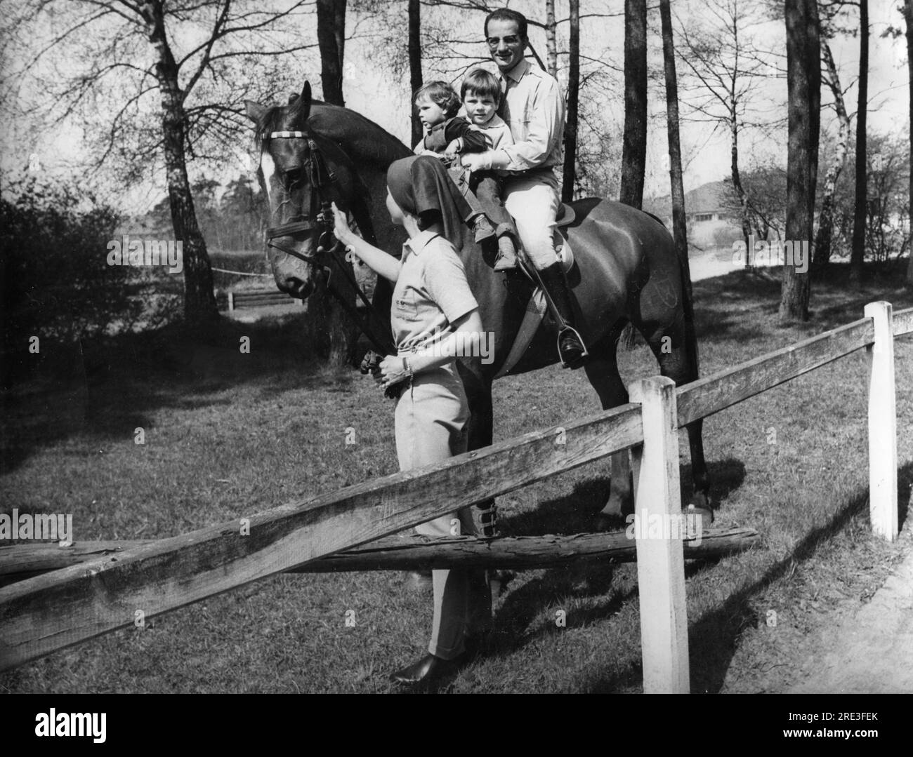 Winkler, Hans Guenter, 24.7.1926 - 9.7.2018, German jump jockey, with his family, wife Marianne, ADDITIONAL-RIGHTS-CLEARANCE-INFO-NOT-AVAILABLE Stock Photo