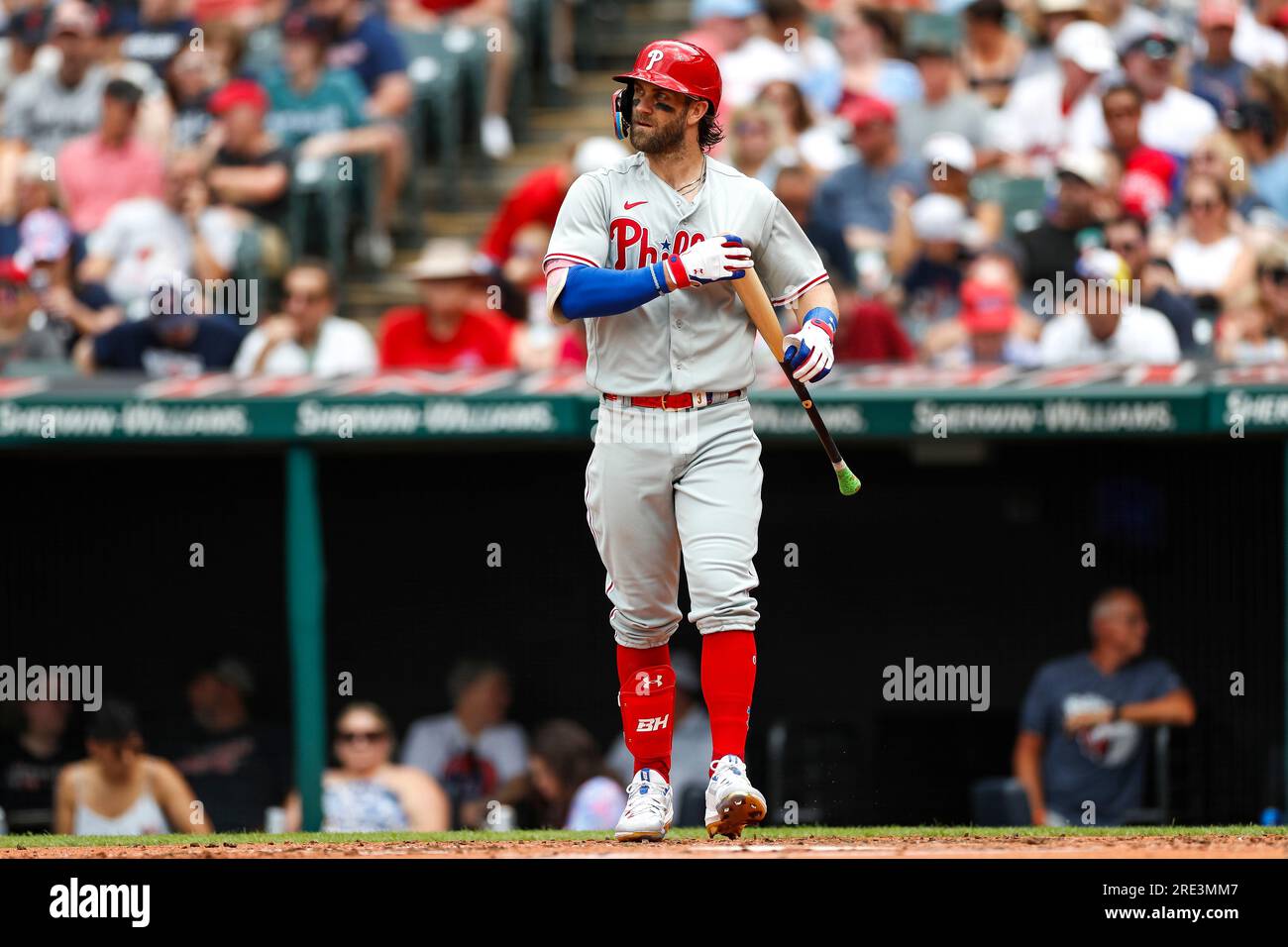 PICTURES: Bryce Harper takes the field for the Phillies – The