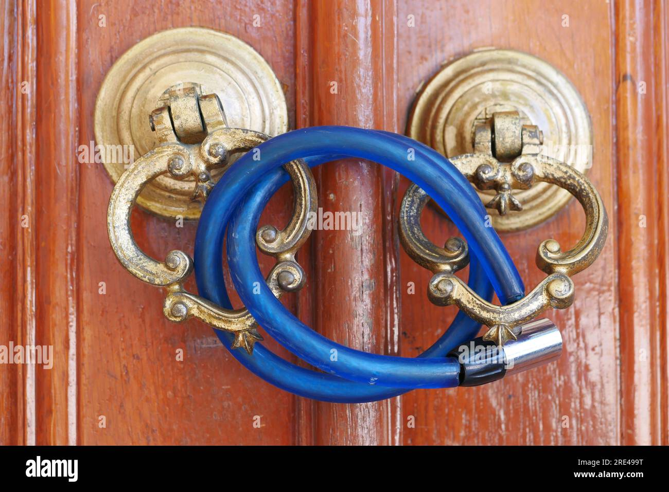 Closed old rusty lock on a wooden door Stock Photo - Alamy