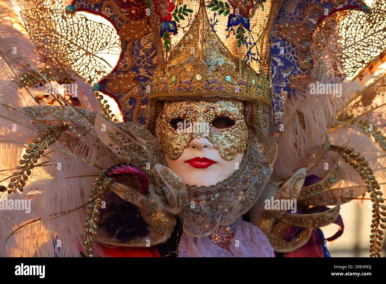 Licht, Karneval Venedig, Venedig Karneval,  Maske, Carnevale di Venezia,  Masken in Venedig,  Venedig Mann,  Masken, Kostüme, Sonnenstrahlen, Stock Photo