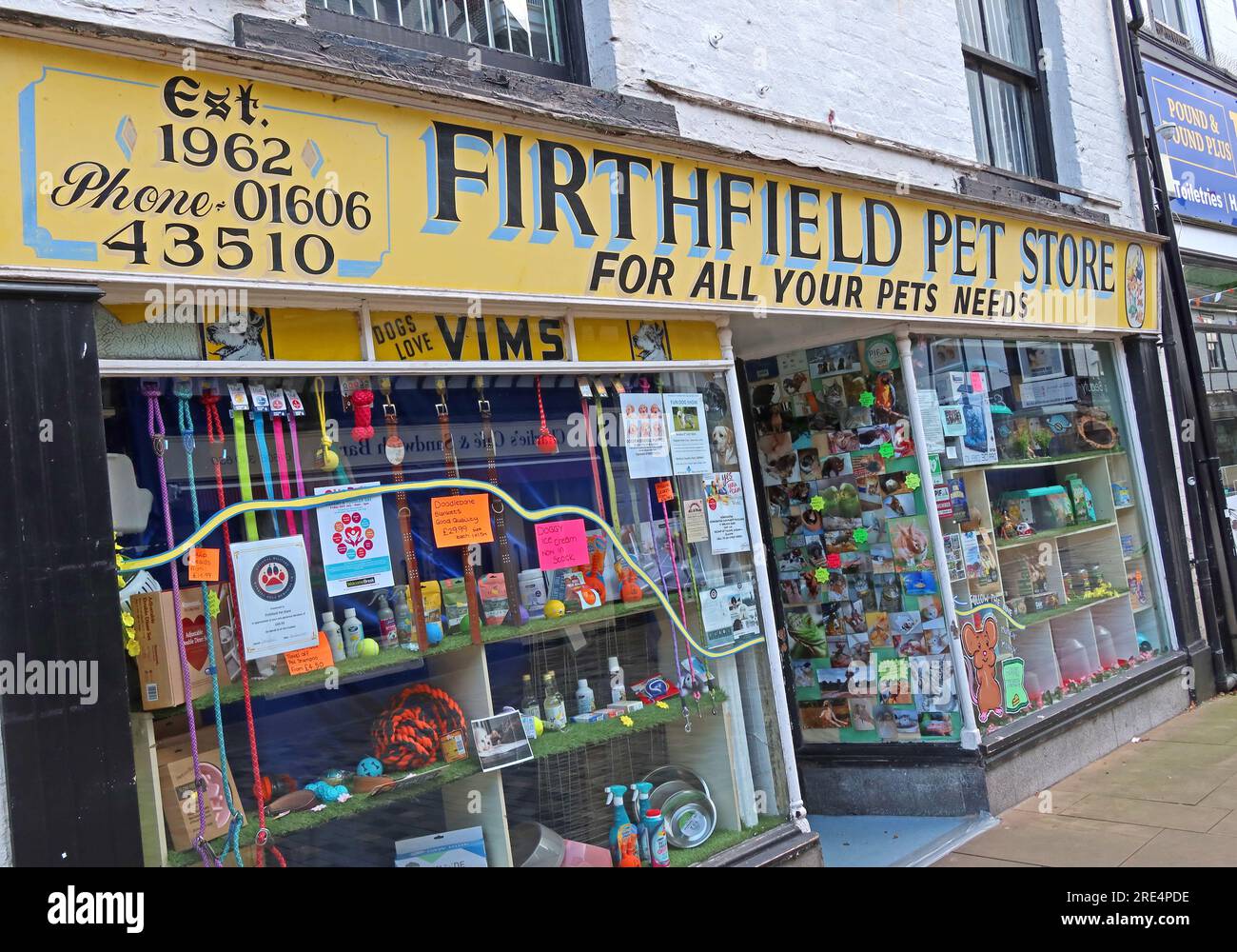 Est 1962, Firthfield Pet Store, for all your pets needs, 66 Witton St, Northwich, Cheshire, England, UK,  CW9 5AE Stock Photo