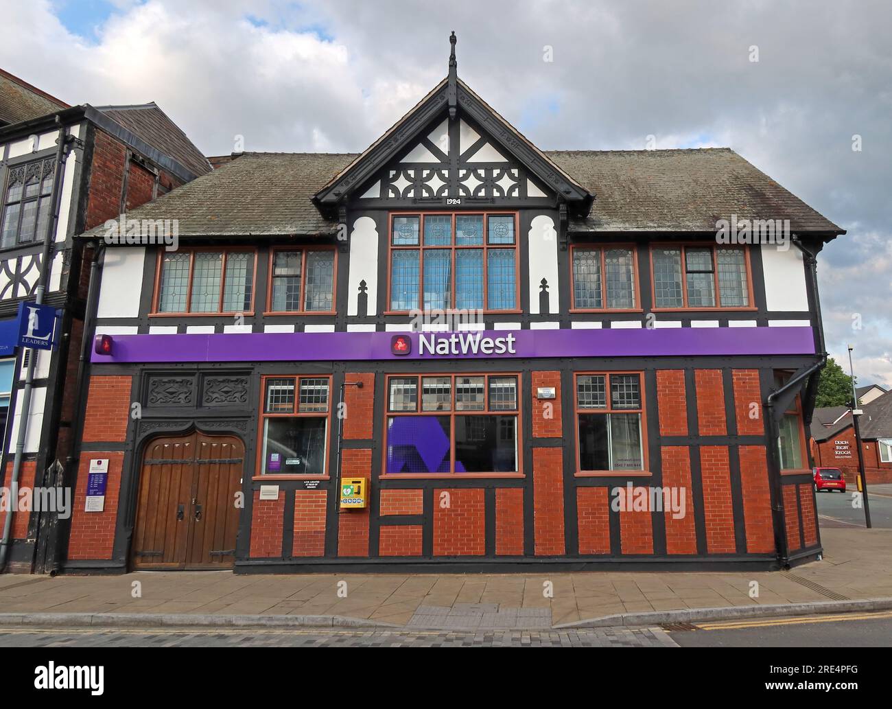 NatWest Bank, timber framed building in the The Bull Ring, Northwich, Cheshire, England, UK, CW9 5BN Stock Photo