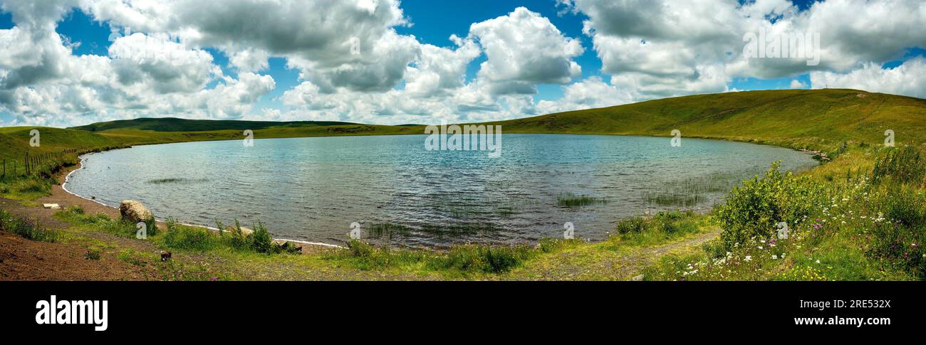 Lake of La Godivelle (lac d'en haut), plateau of Cezallier, Regional Nature Park of Volcans d'Auvergne, Puy de Dome, Auvergne, France Stock Photo