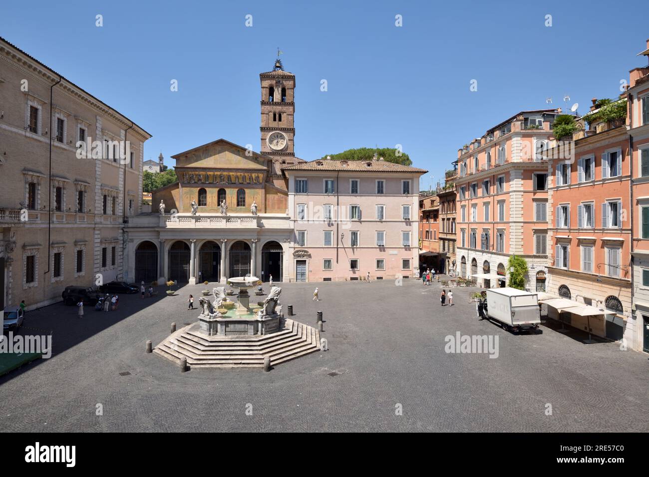 Piazza di Santa Maria in Trastevere, Rome, Italy Stock Photo - Alamy