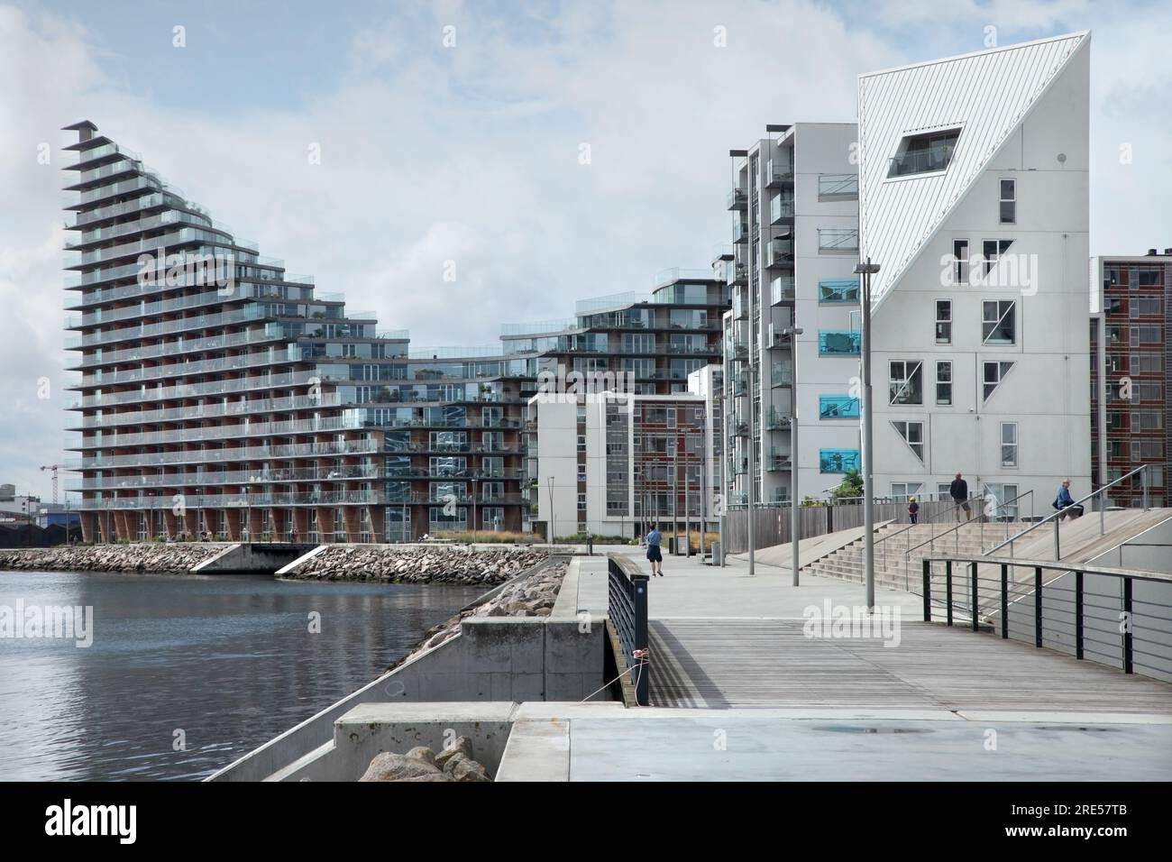 The AARhus residential development (L) and the Iceberg houses (R