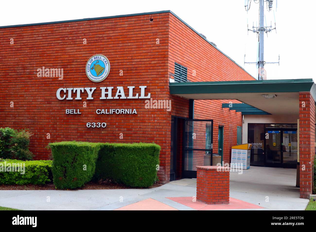 BELL (Los Angeles County), California BELL City Hall at 6330 Pine
