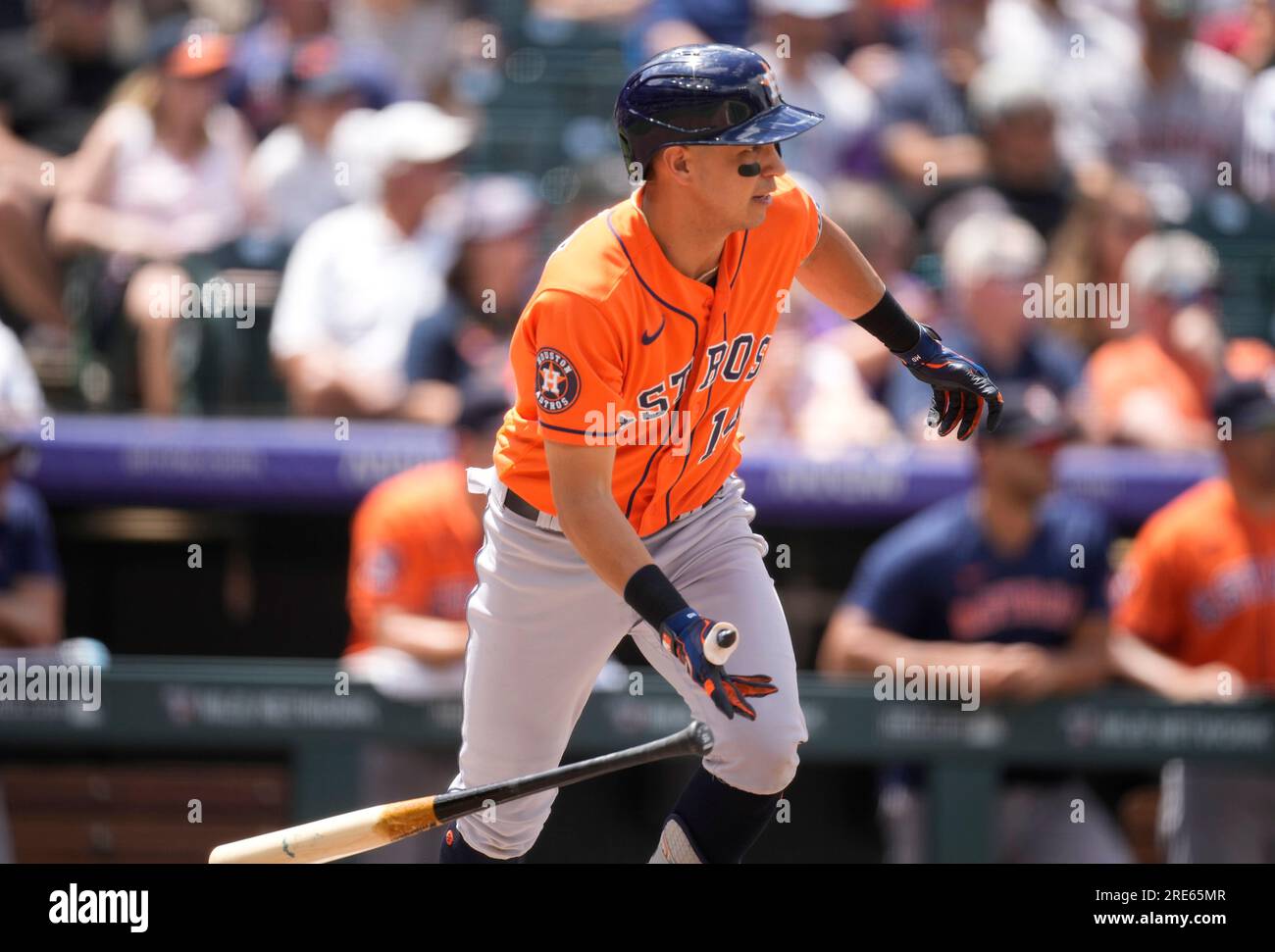 Houston Astros second baseman Mauricio Dubon (14) batting in the