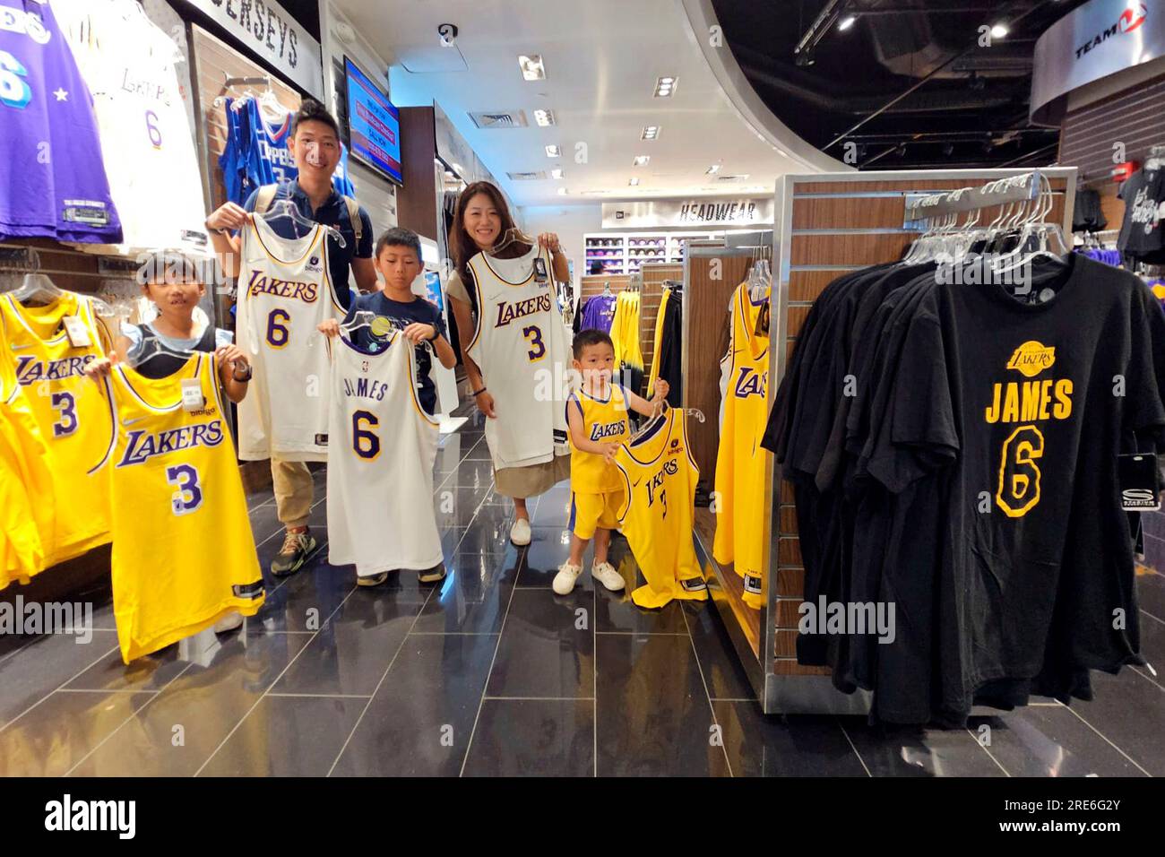 Arena Lakers Shop Near Me Arena Los Angeles Lakers Store Staples Center La  Lakers Official