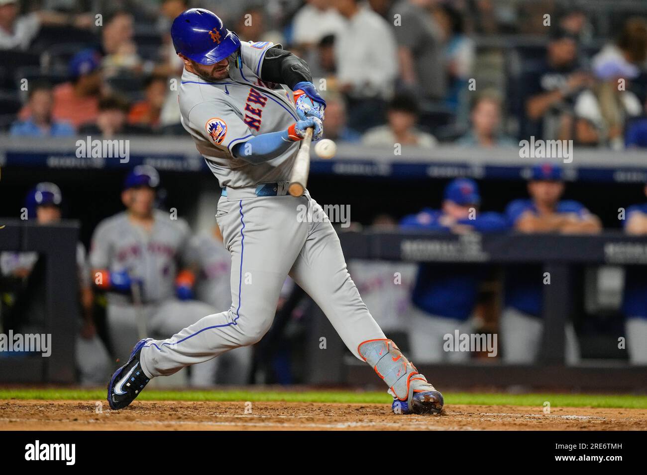 New York Mets' Pete Alonso hits a home run during the sixth inning of a