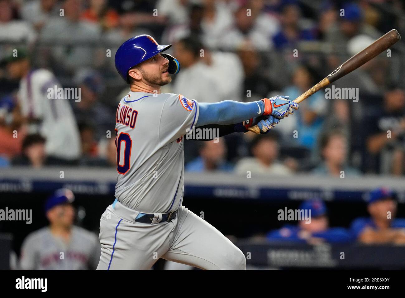 New York Mets' Pete Alonso hits a home run during the sixth inning of a