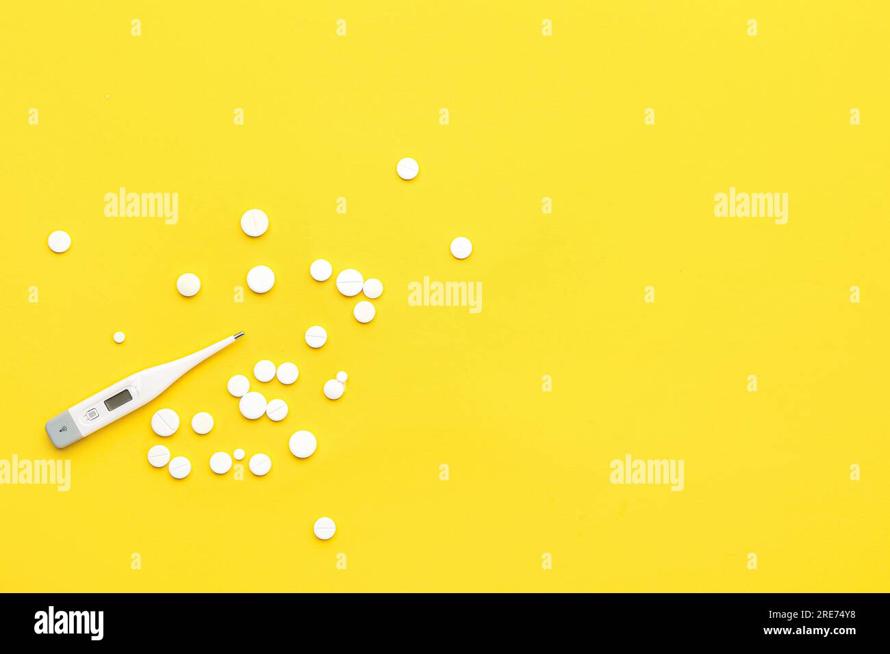 Pills digital thermometer hi-res stock photography and images - Alamy