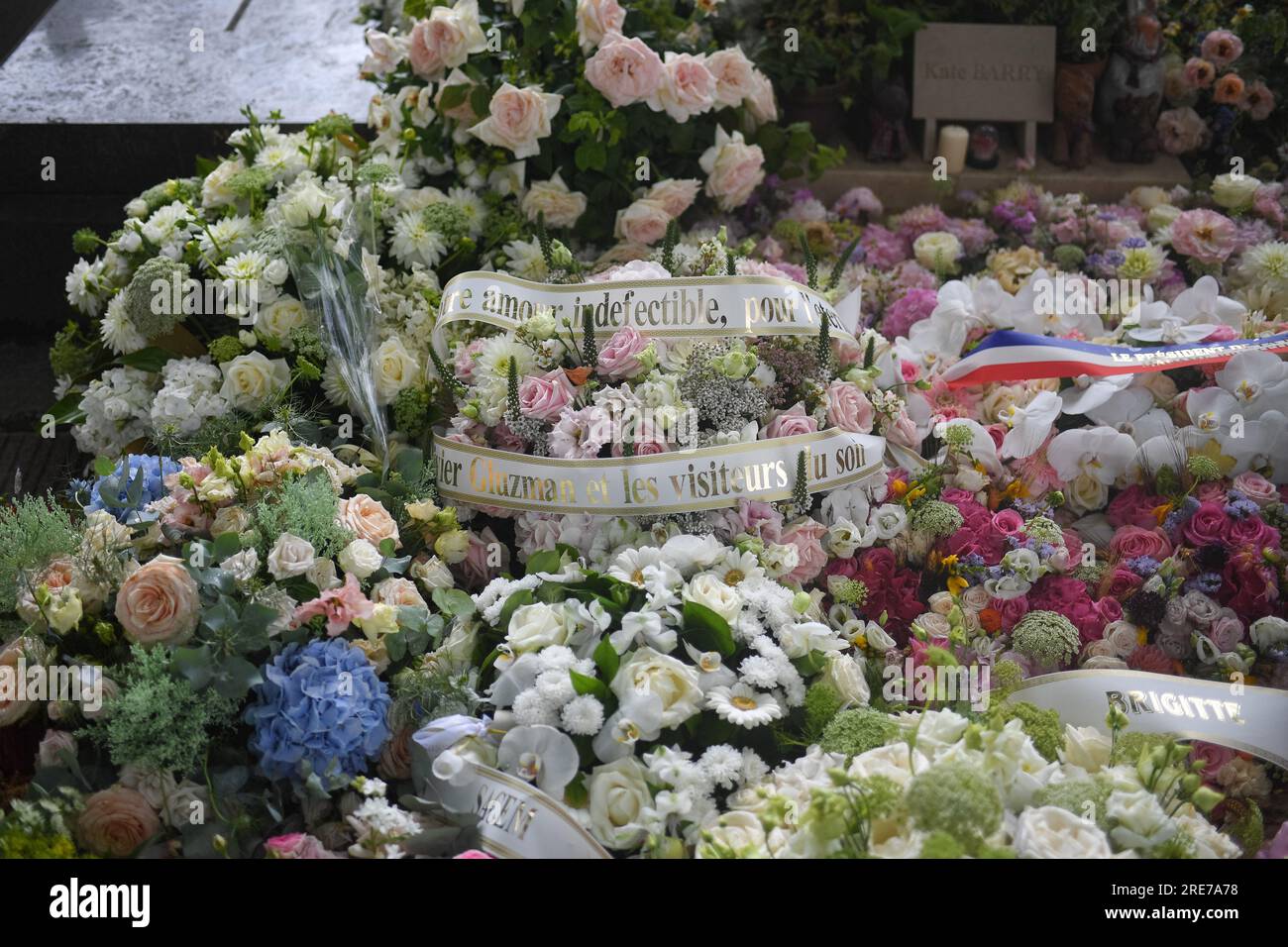 Paris, France. 25th July, 2023. Flowers are laid on Jane Birkin's tomb(02)