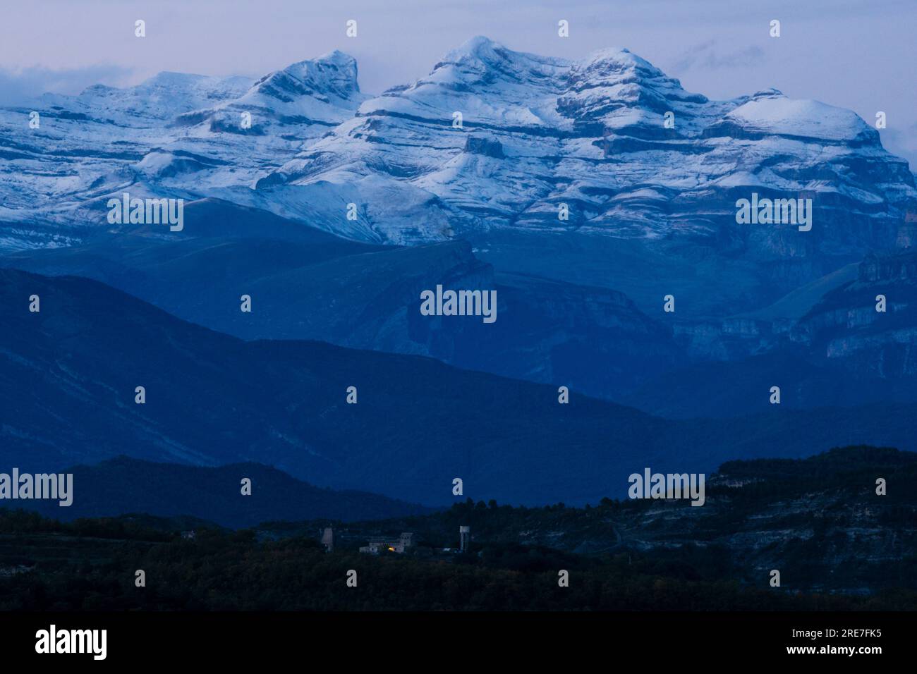 Las Tres Sorores, Treserols, Picos de Monte Perdido (3,355 m), Cilindro (3,328 m) and Añisclo (3,263 m) also called, the latter, Soum de Ramond, Ordes Stock Photo