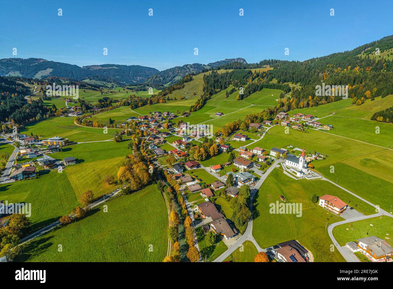 The little village called Schattwald in the beautiful autumnal Tannheimer Tal from above Stock Photo