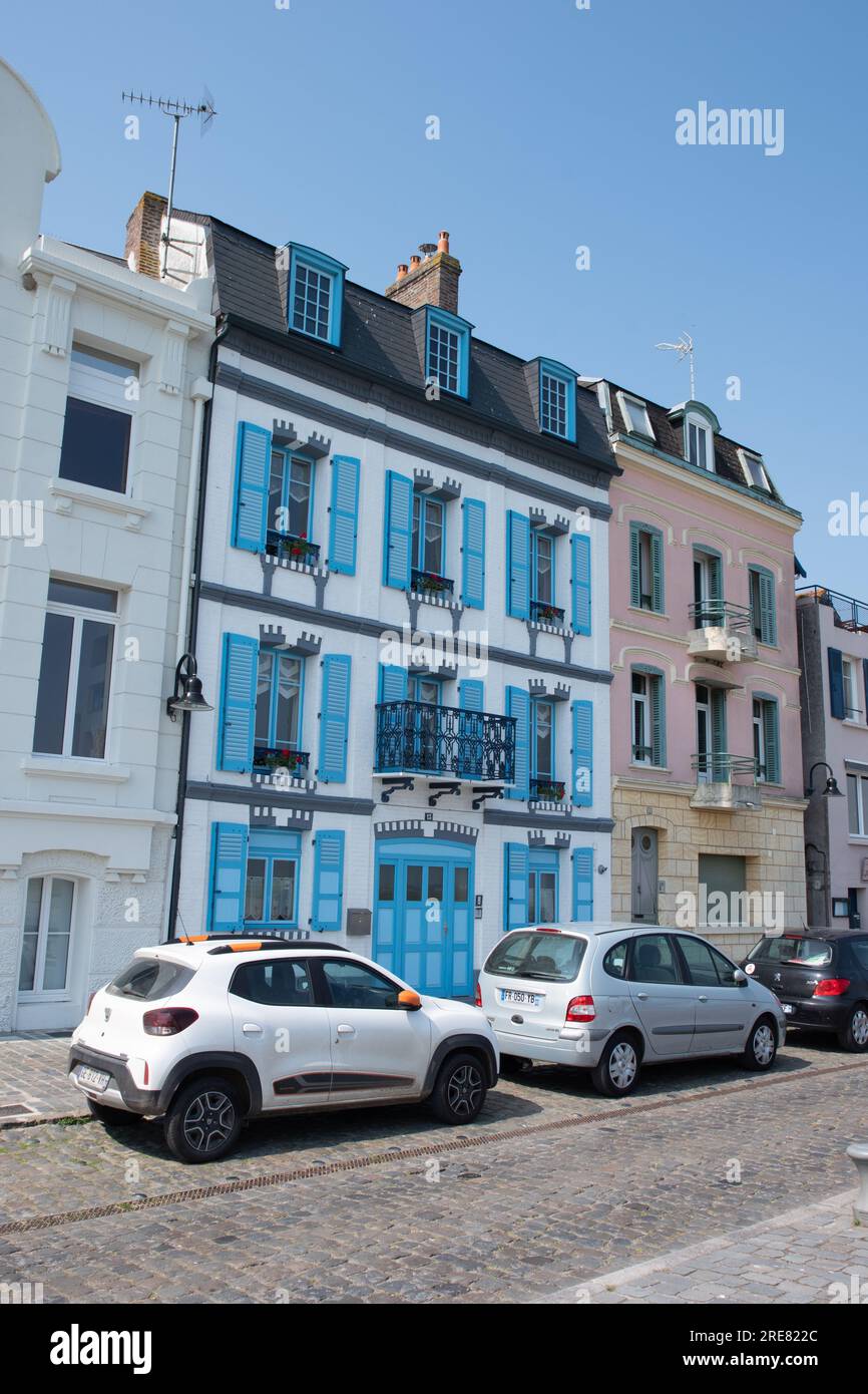 Grand houses on Quai Blavet, St Valery sur Somme Stock Photo Alamy