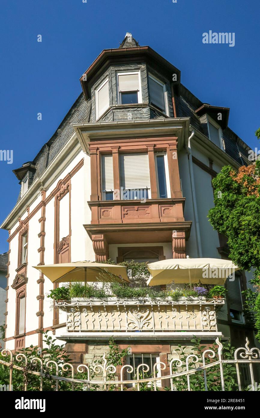 detail of classicistic house facade in the Westend area of FRANKFURT Stock Photo Alamy