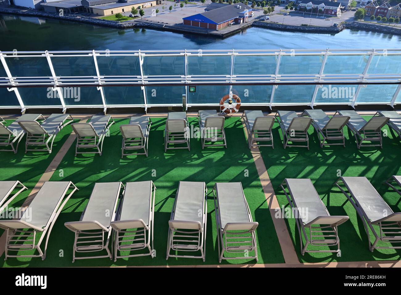 A large chilled P&O Cruises still mineral water bottle on a table at the  stern of the P&O Cruise ship 'Aurora' Stock Photo - Alamy
