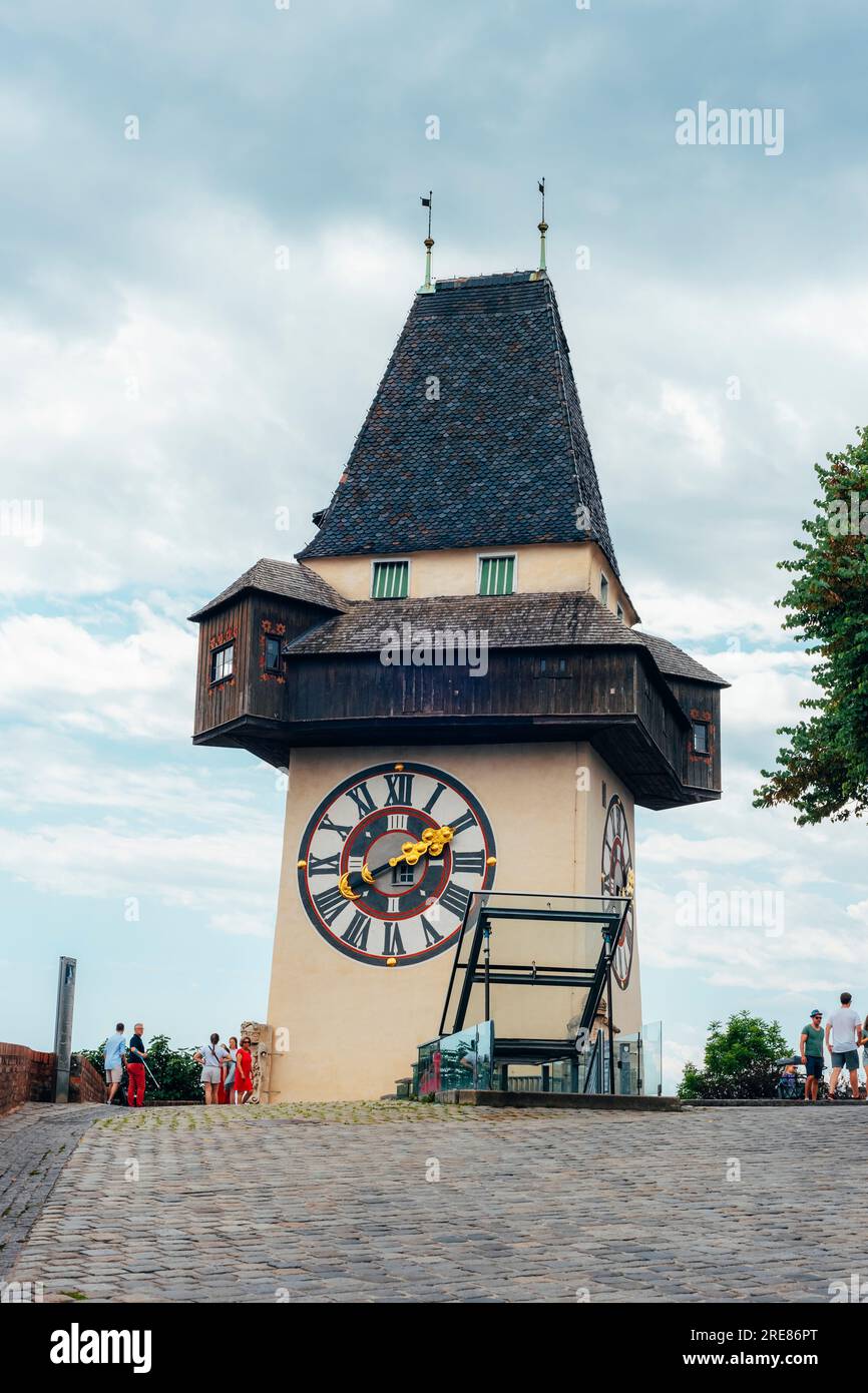 Grazer Uhrturm clock tower in Graz, Austria Stock Photo - Alamy